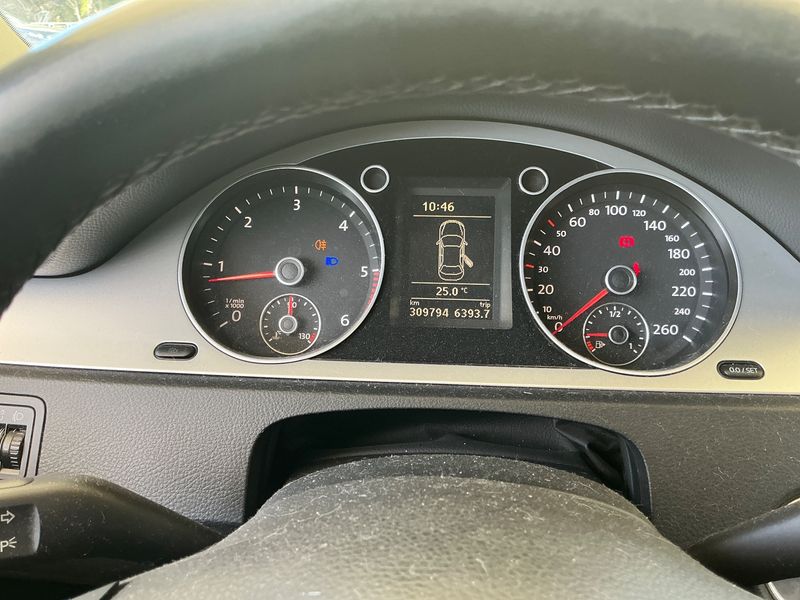 Volkswagen Passat 1.6 TDI Comfortline BlueMotion Tech 2010 – снимка 18