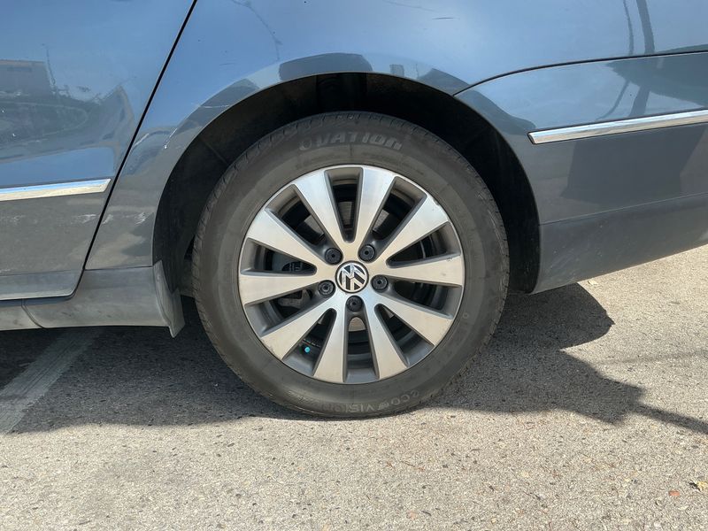 Volkswagen Passat 1.6 TDI Comfortline BlueMotion Tech 2010 – снимка 5