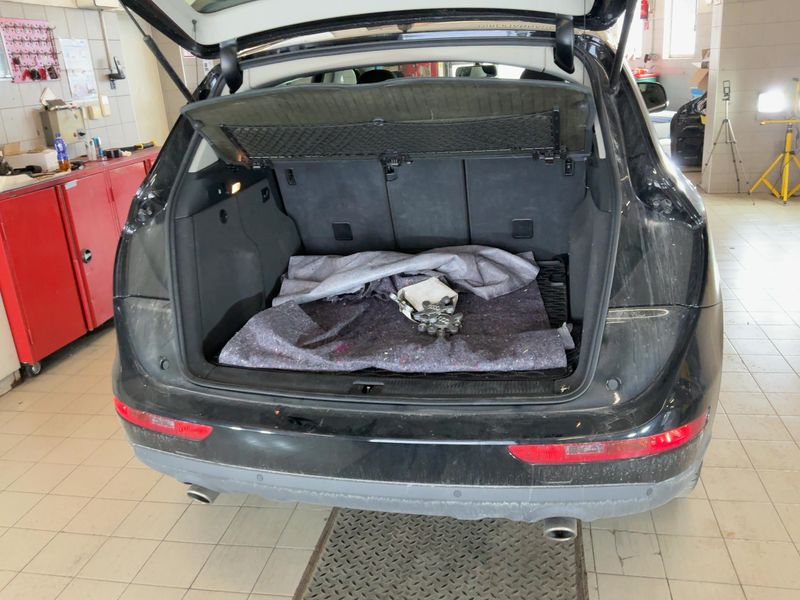 Audi Q5 3.0 V6 TDI quattro 2010 – снимка 16