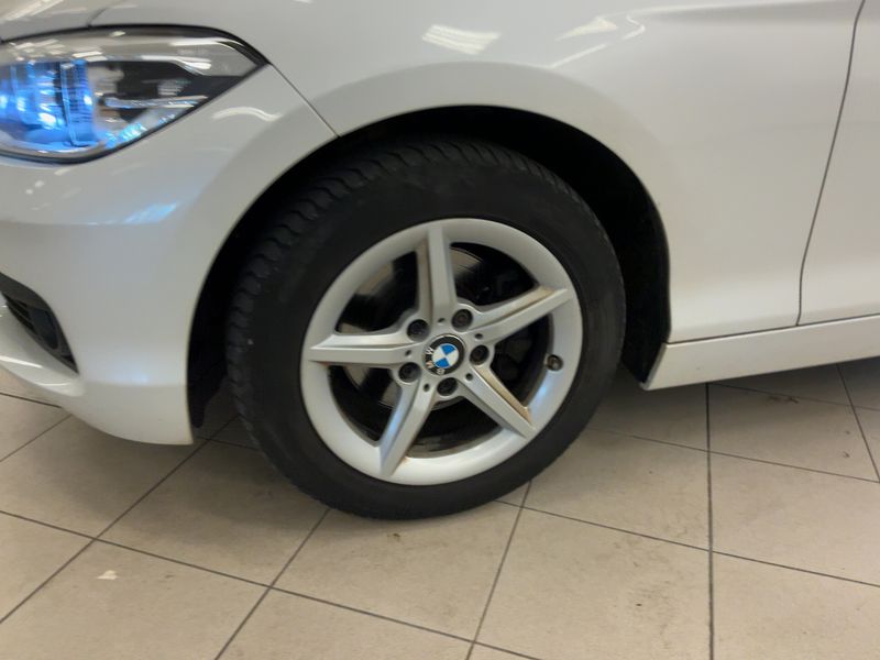 BMW 1er 118d xDrive Advantage 2018 – снимка 3