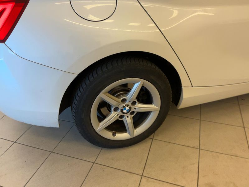 BMW 1er 118d xDrive Advantage 2018 – снимка 9