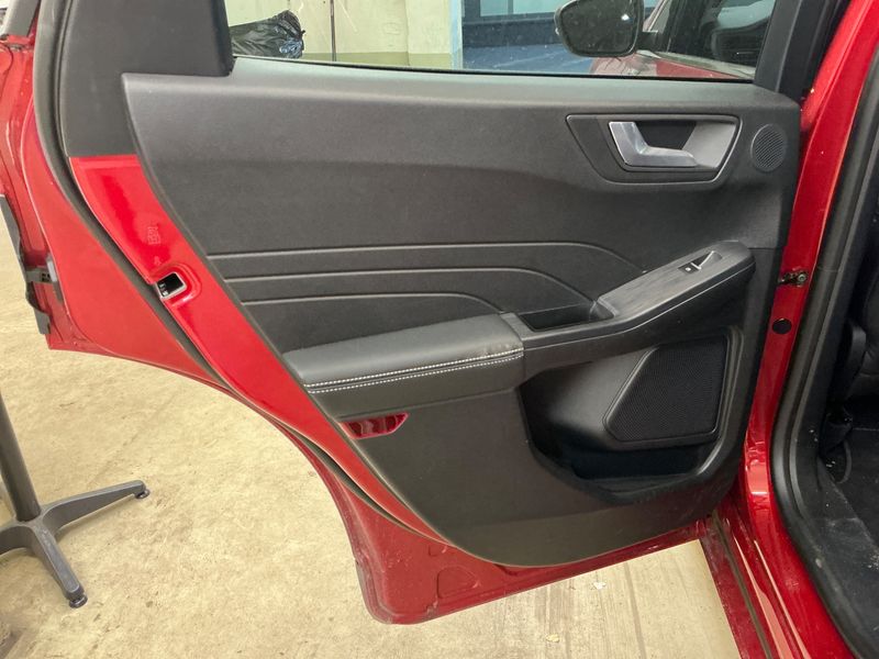 Ford Kuga 2.5 Plug-in Hybrid Vignale 2022 – снимка 25