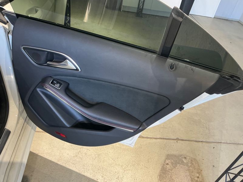 Mercedes-Benz CLA-Klasse CLA 180 AMG Line 2016 – снимка 24