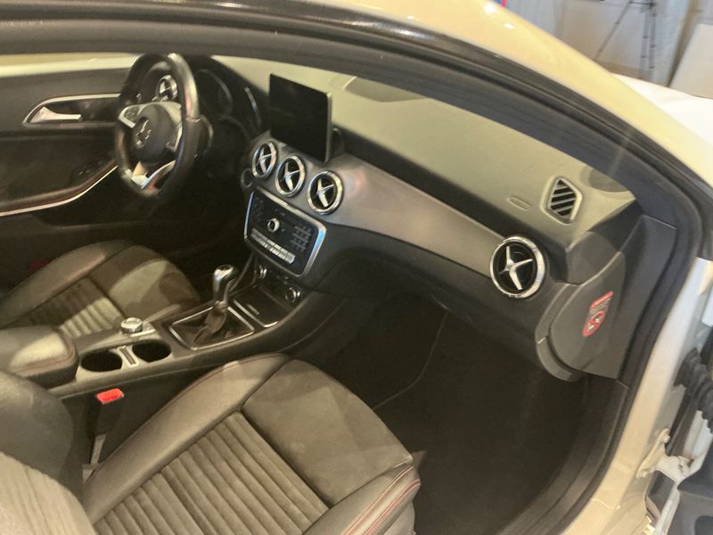 Mercedes-Benz CLA-Klasse CLA 180 AMG Line 2016 – снимка 26