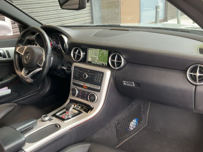 Mercedes-Benz SLC-Klasse SLC 200 CGI AMG Line 2020 – снимка 17