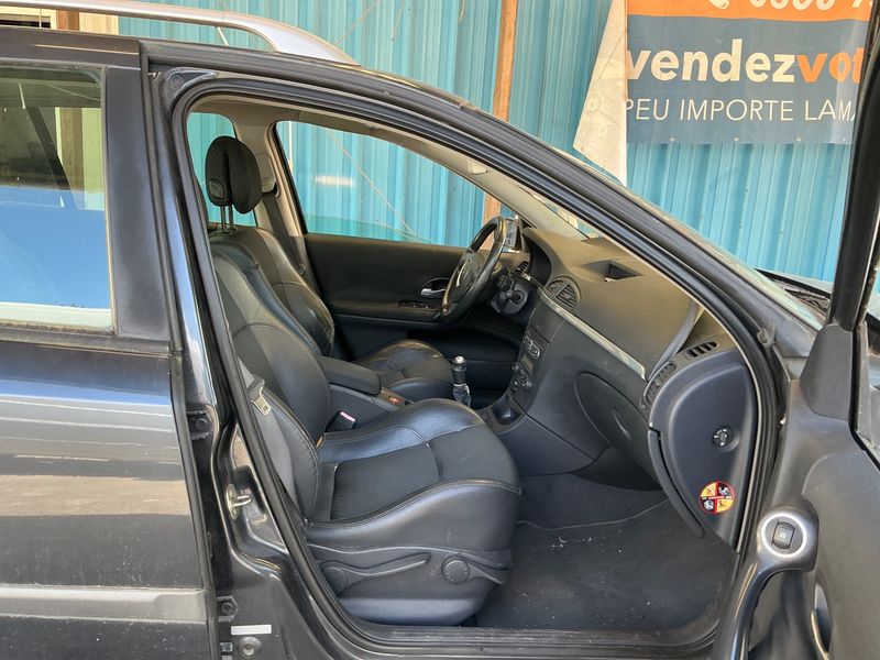 Renault Laguna 2.0 Confort Dynamique 2006 – снимка 3