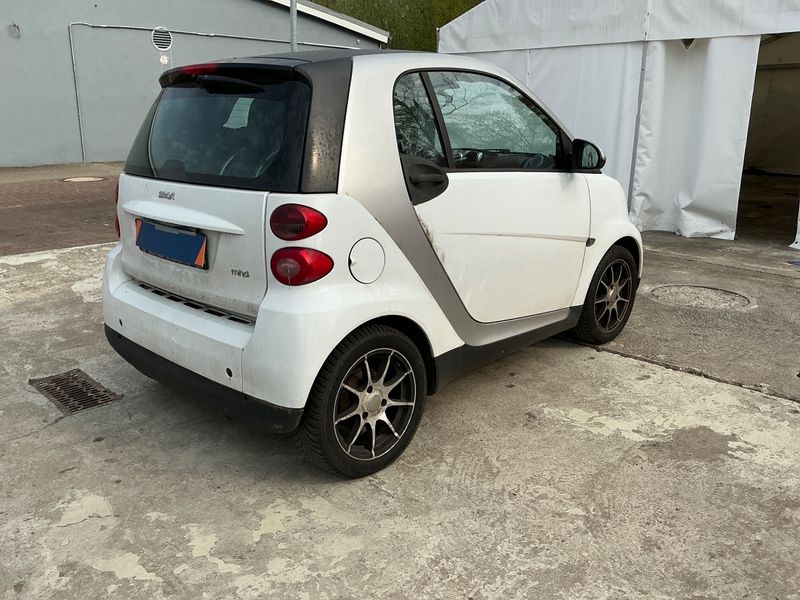 Smart fortwo 1.0 Micro Hybrid Drive pure 2011 – снимка 2