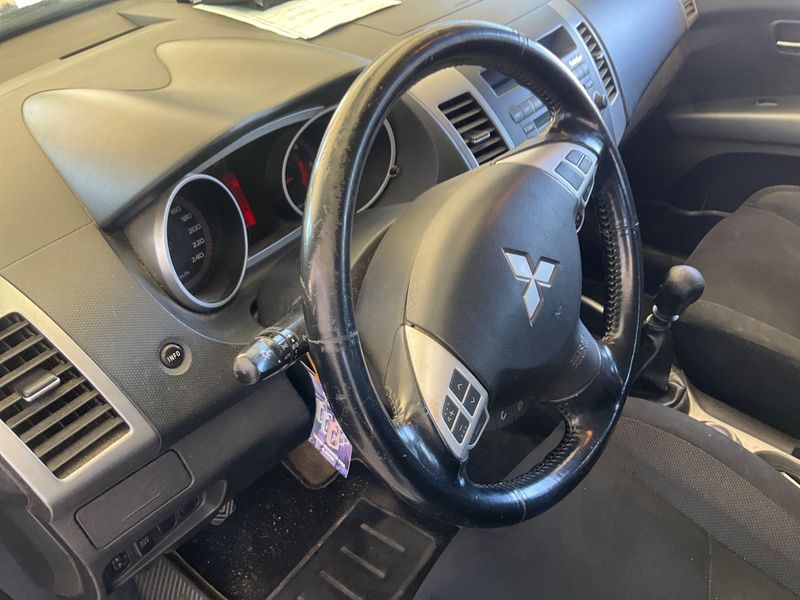 Mitsubishi Outlander 2.0 DI-D Intense Plus 2007 – снимка 26