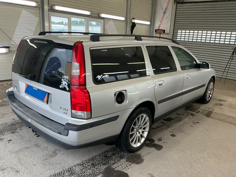 Volvo V70 2.4 Premium 2002 – снимка 2