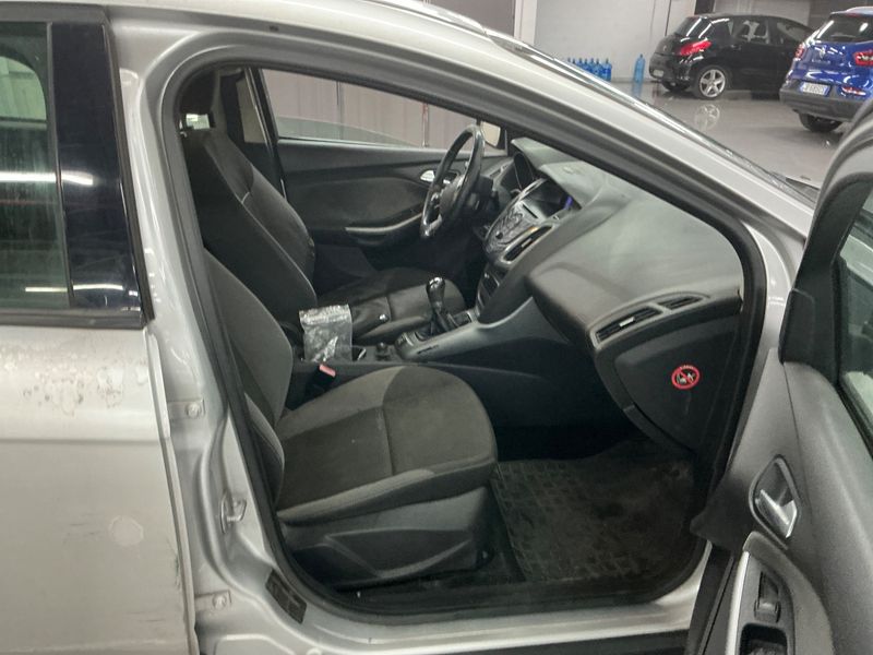 Ford Focus 1.6 Ti-VCT Trend 2011 – снимка 3
