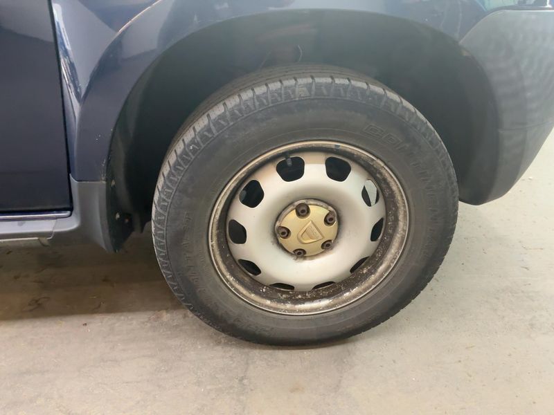 Dacia Duster 1.6 Essentiel 4x2 2015 – снимка 11