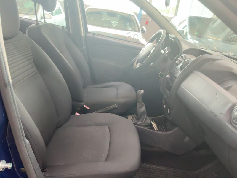 Dacia Duster 1.6 Essentiel 4x2 2015 – снимка 17