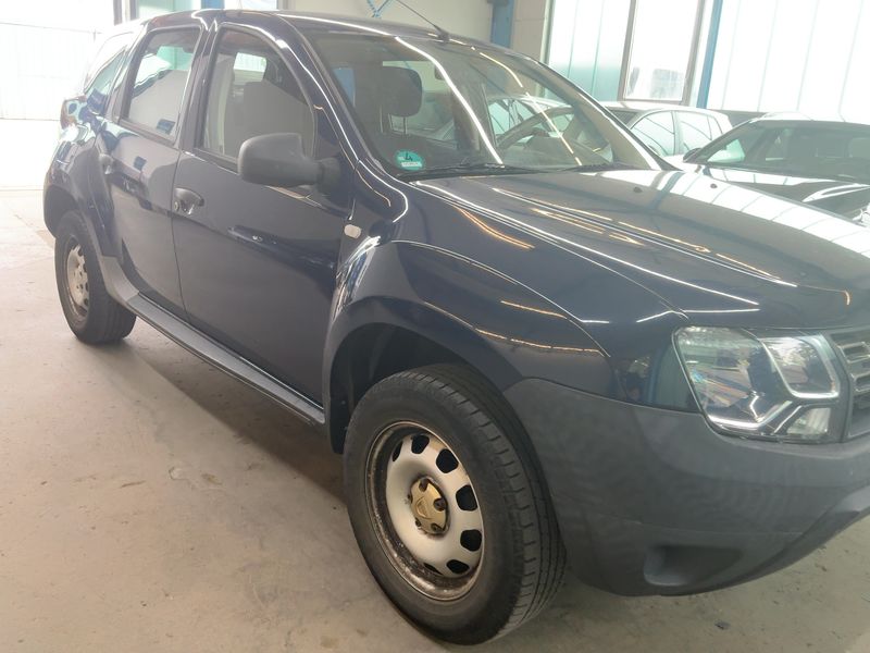 Dacia Duster 1.6 Essentiel 4x2 2015 – снимка 12