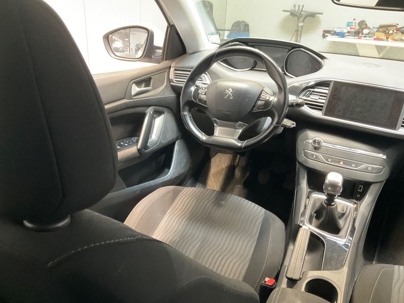 Peugeot 308 1.6 Blue-HDi Active 2015 – снимка на щета