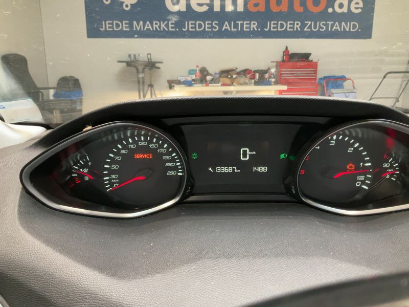 Peugeot 308 1.6 Blue-HDi Active 2015 – снимка 13