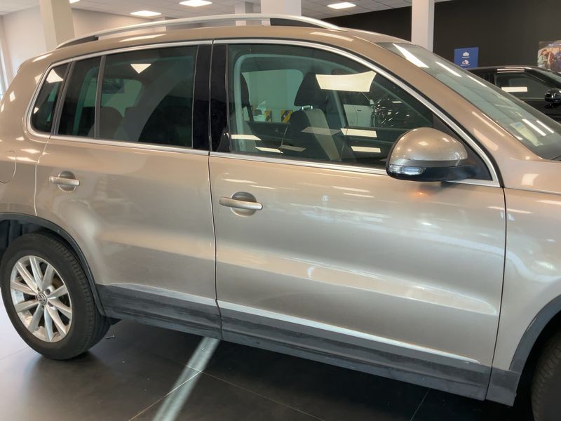Volkswagen Tiguan 2.0 TDI Sport & Style 4Motion 2015 – снимка 10