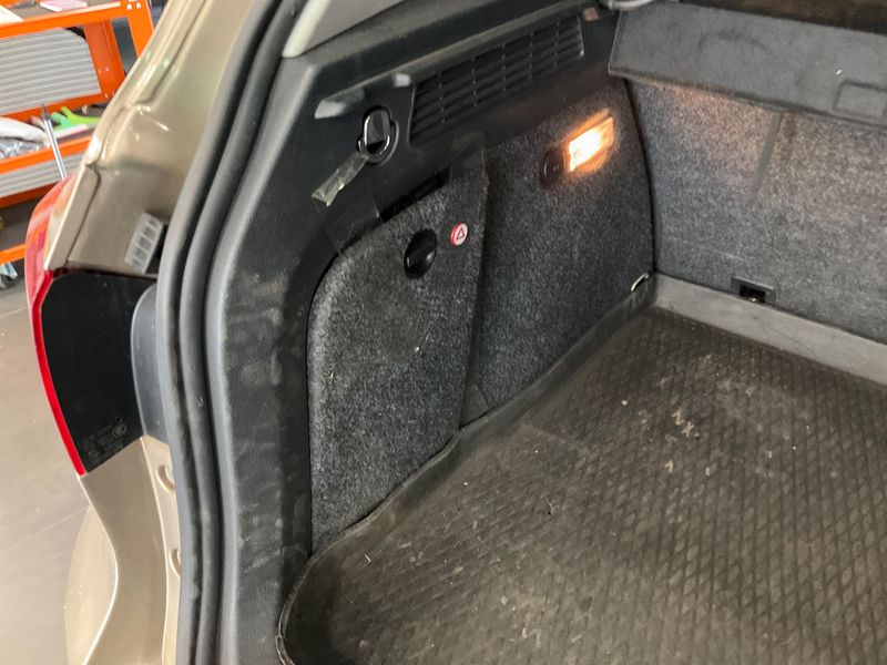 Volkswagen Tiguan 2.0 TDI Sport & Style 4Motion 2015 – снимка 38