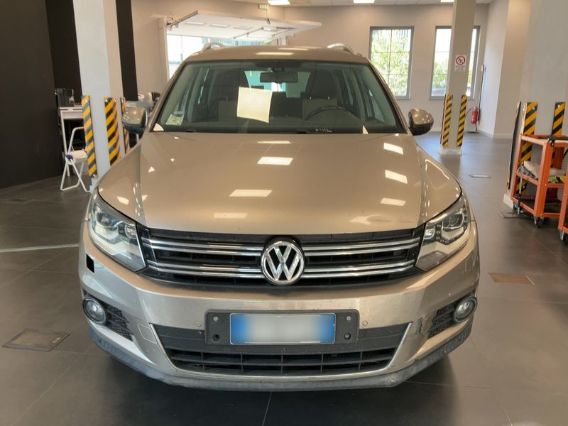 Volkswagen Tiguan 2.0 TDI Sport & Style 4Motion 2015 – снимка 14