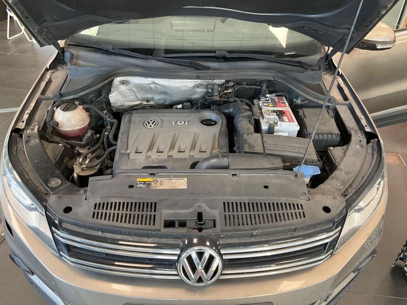 Volkswagen Tiguan 2.0 TDI Sport & Style 4Motion 2015 – снимка 29