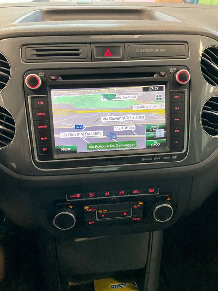 Volkswagen Tiguan 2.0 TDI Sport & Style 4Motion 2015 – снимка 27
