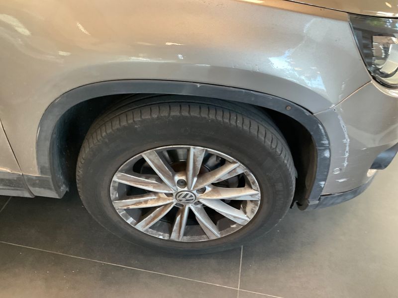 Volkswagen Tiguan 2.0 TDI Sport & Style 4Motion 2015 – снимка 21