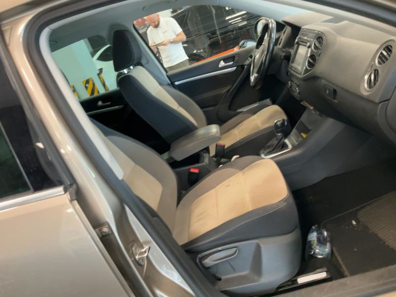 Volkswagen Tiguan 2.0 TDI Sport & Style 4Motion 2015 – снимка 16