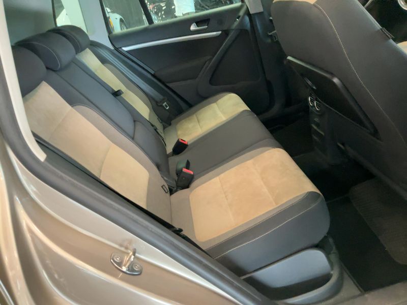 Volkswagen Tiguan 2.0 TDI Sport & Style 4Motion 2015 – снимка 19