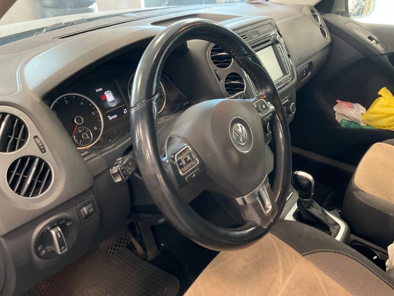 Volkswagen Tiguan 2.0 TDI Sport & Style 4Motion 2015 – снимка 34