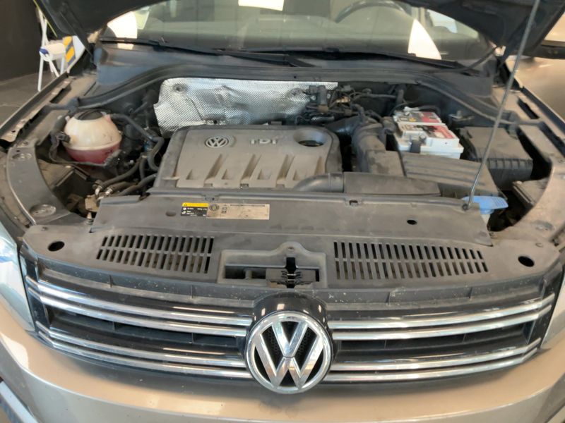 Volkswagen Tiguan 2.0 TDI Sport & Style 4Motion 2015 – снимка 26