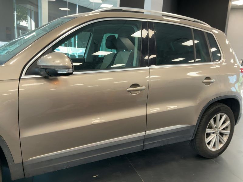 Volkswagen Tiguan 2.0 TDI Sport & Style 4Motion 2015 – снимка 4