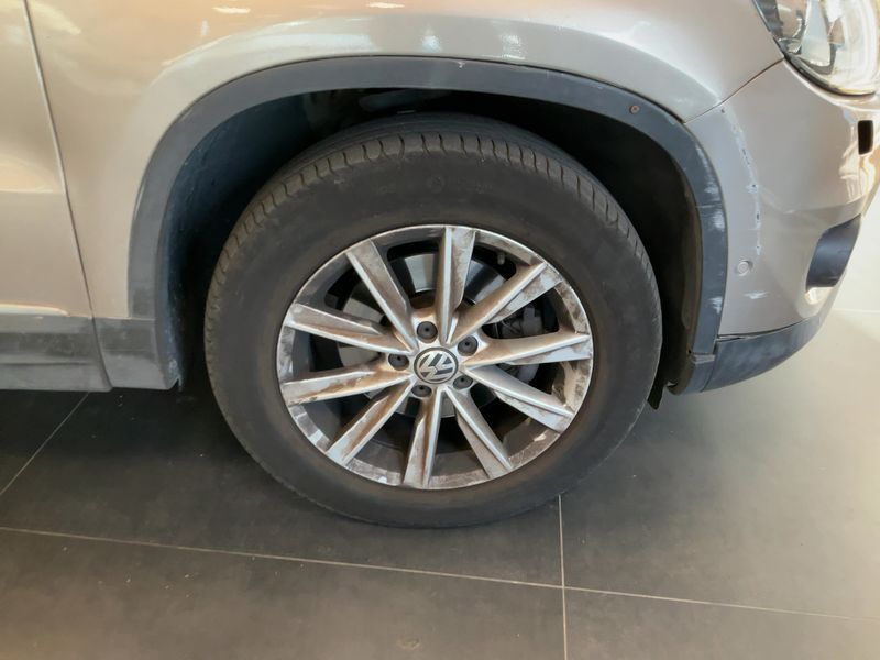Volkswagen Tiguan 2.0 TDI Sport & Style 4Motion 2015 – снимка 11