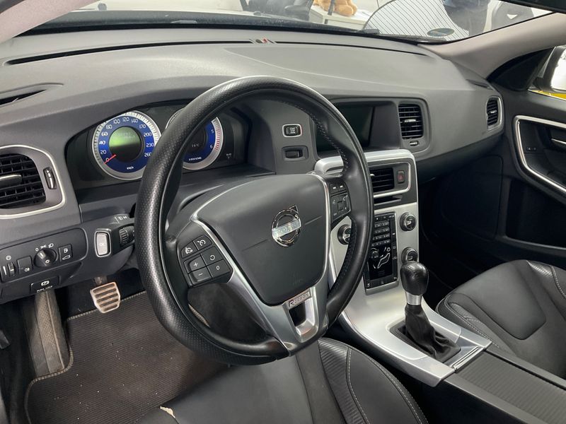 Volvo S60 1.6 D2 R-Design 2013 – снимка 29