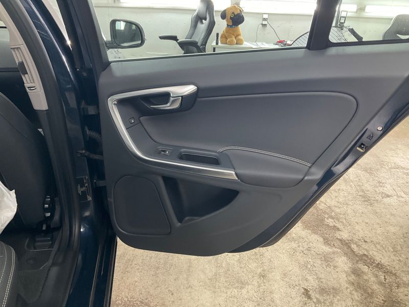 Volvo S60 1.6 D2 R-Design 2013 – снимка 35