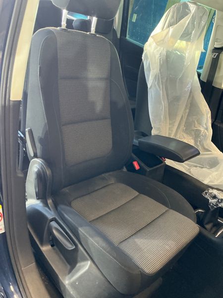 Volkswagen Sharan 2.0 TDI Karat 4Motion BlueMotion Tech 2014 – снимка на щета 64