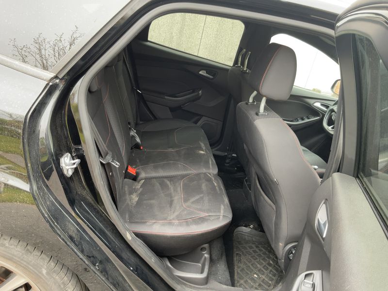 Ford Focus 1.5 EcoBoost ST-Line 2018 – снимка 19