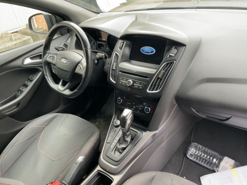 Ford Focus 1.5 EcoBoost ST-Line 2018 – снимка 17