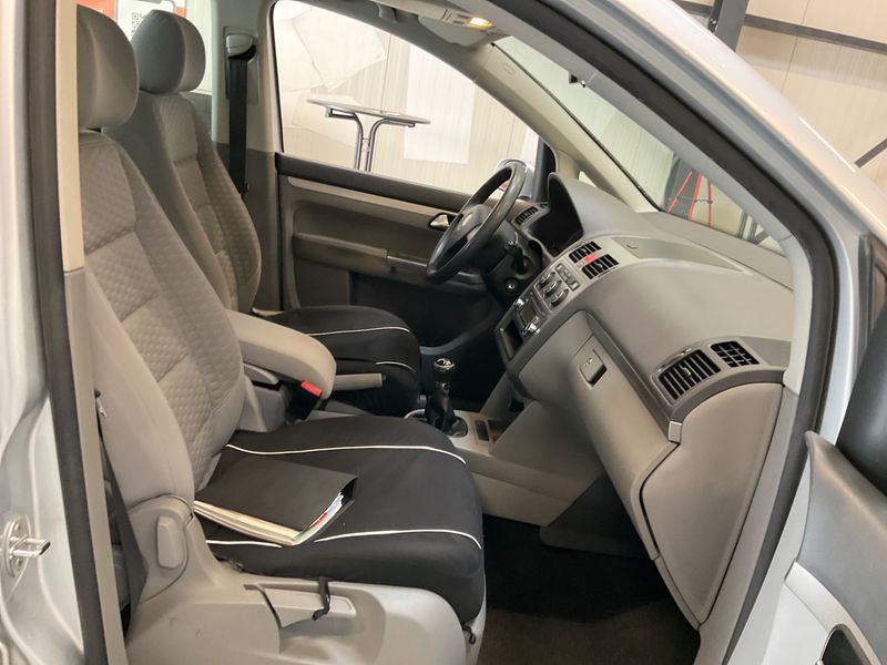 Volkswagen Touran 1.6 Trendline 2009 – снимка 3