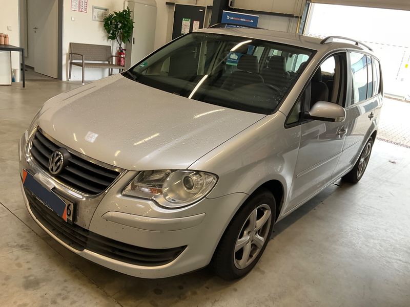Volkswagen Touran 1.6 Trendline 2009 – снимка 1