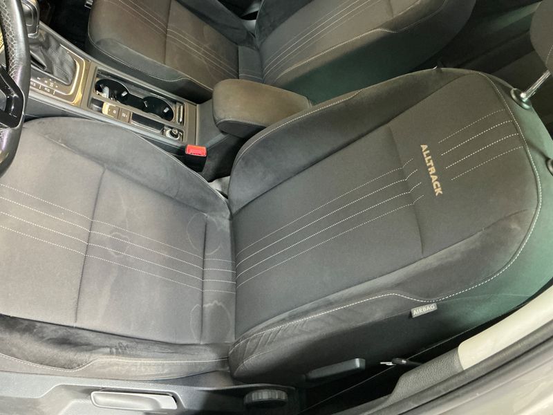 Volkswagen Golf VII 2.0 TDI Alltrack 4Motion BlueMotion Tech 2017 – снимка 30