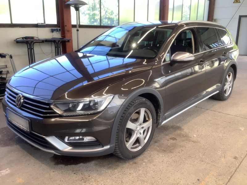 Volkswagen Passat Alltrack 2.0 TSI 4Motion BlueMotion Tech 2017 – снимка 1