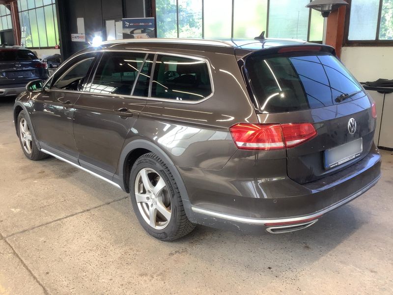 Volkswagen Passat Alltrack 2.0 TSI 4Motion BlueMotion Tech 2017 – снимка 6