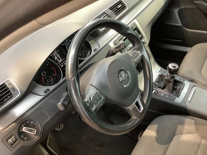 Volkswagen Passat 1.8 TSI Comfortline 2012 – снимка 35