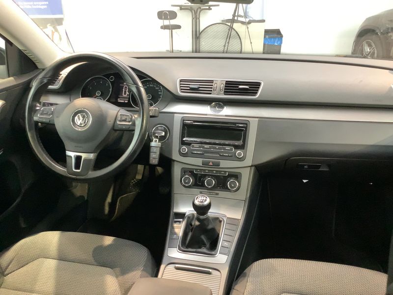 Volkswagen Passat 1.8 TSI Comfortline 2012 – снимка 18