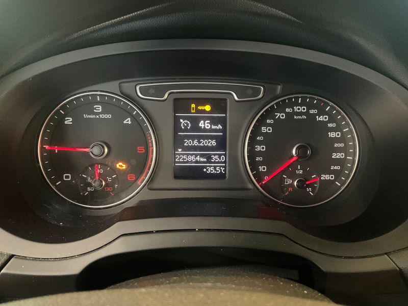 Audi Q3 2.0 TDI Ambiente 2014 – снимка 18
