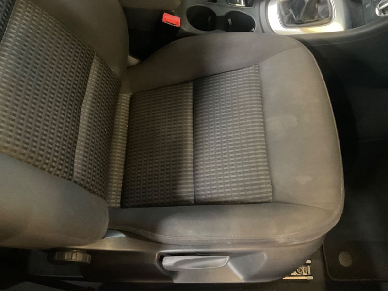 Audi Q3 2.0 TDI Ambiente 2014 – снимка 30