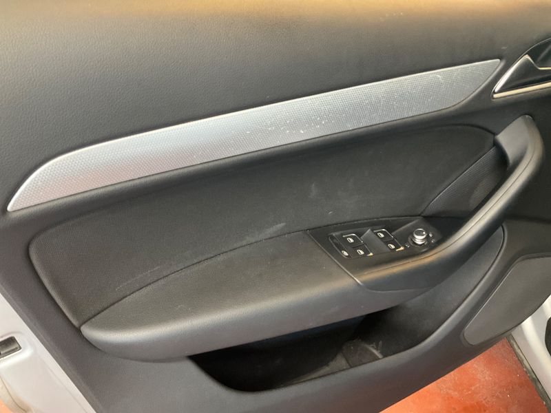 Audi Q3 2.0 TDI Ambiente 2014 – снимка 24