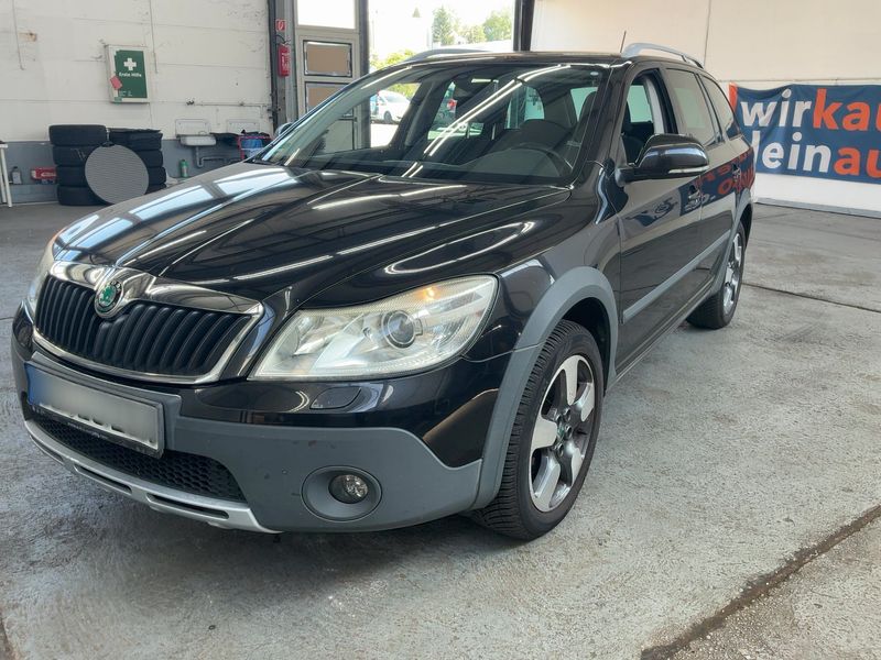 Skoda Octavia 2.0 TDI Scout 4x4 2011 – снимка 1