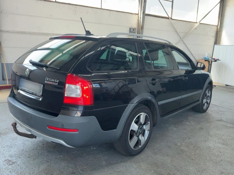 Skoda Octavia 2.0 TDI Scout 4x4 2011 – снимка 8