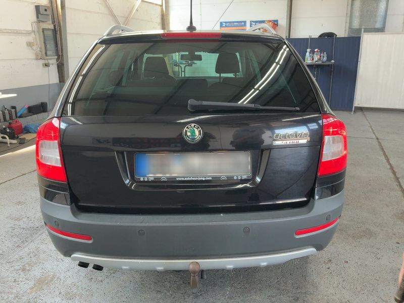 Skoda Octavia 2.0 TDI Scout 4x4 2011 – снимка 7