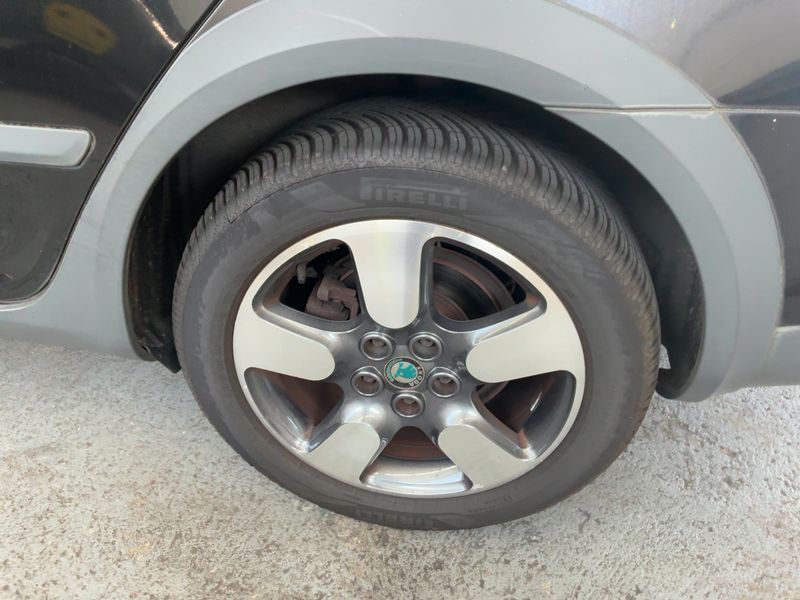 Skoda Octavia 2.0 TDI Scout 4x4 2011 – снимка 5
